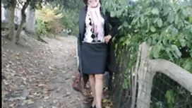 Lijepa djevojka se t ...