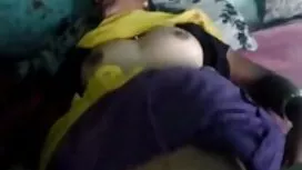 Vrhunac između prsa  ...