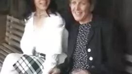 Djevojka voli pasji  ...