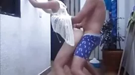 Mladenci su spavali  ...