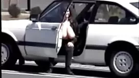 Mišićav zgodni stiga ...