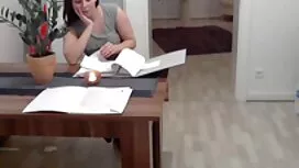 Djevojčica voli kad  ...