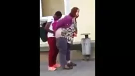 Dvije nimfe vole kur ...
