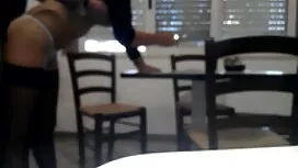 Tamnoputi momak s de ...